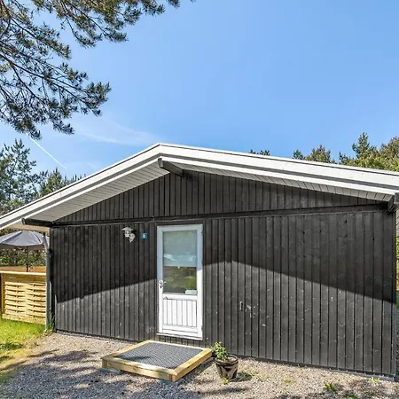 Fantastisk Hjem I Aakirkeby Med Wifi Feriehus *