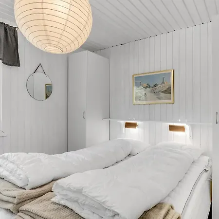 Fantastisk Hjem I Aakirkeby Med Wifi Feriehus